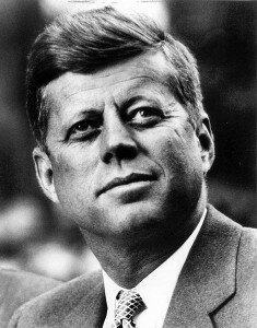 470px-John_F._Kennedy,_White_House_photo_portrait,_looking_up